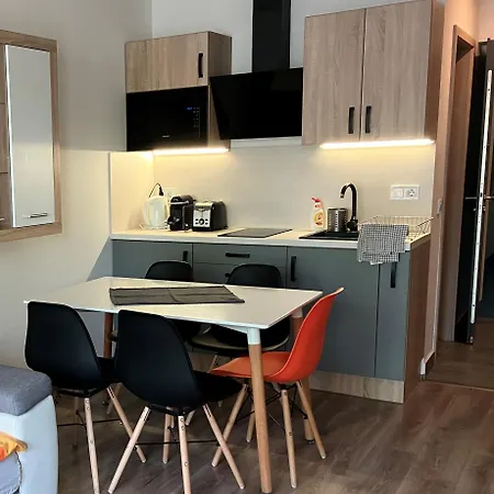 Lelle Riviera 아파트 *